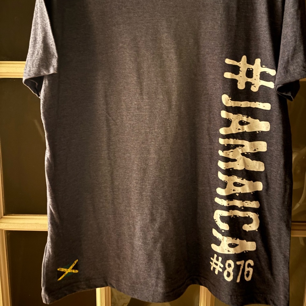 Very cool Jamaica #876 T-Shirt size X”876” is the primary area code in Jamaica.
